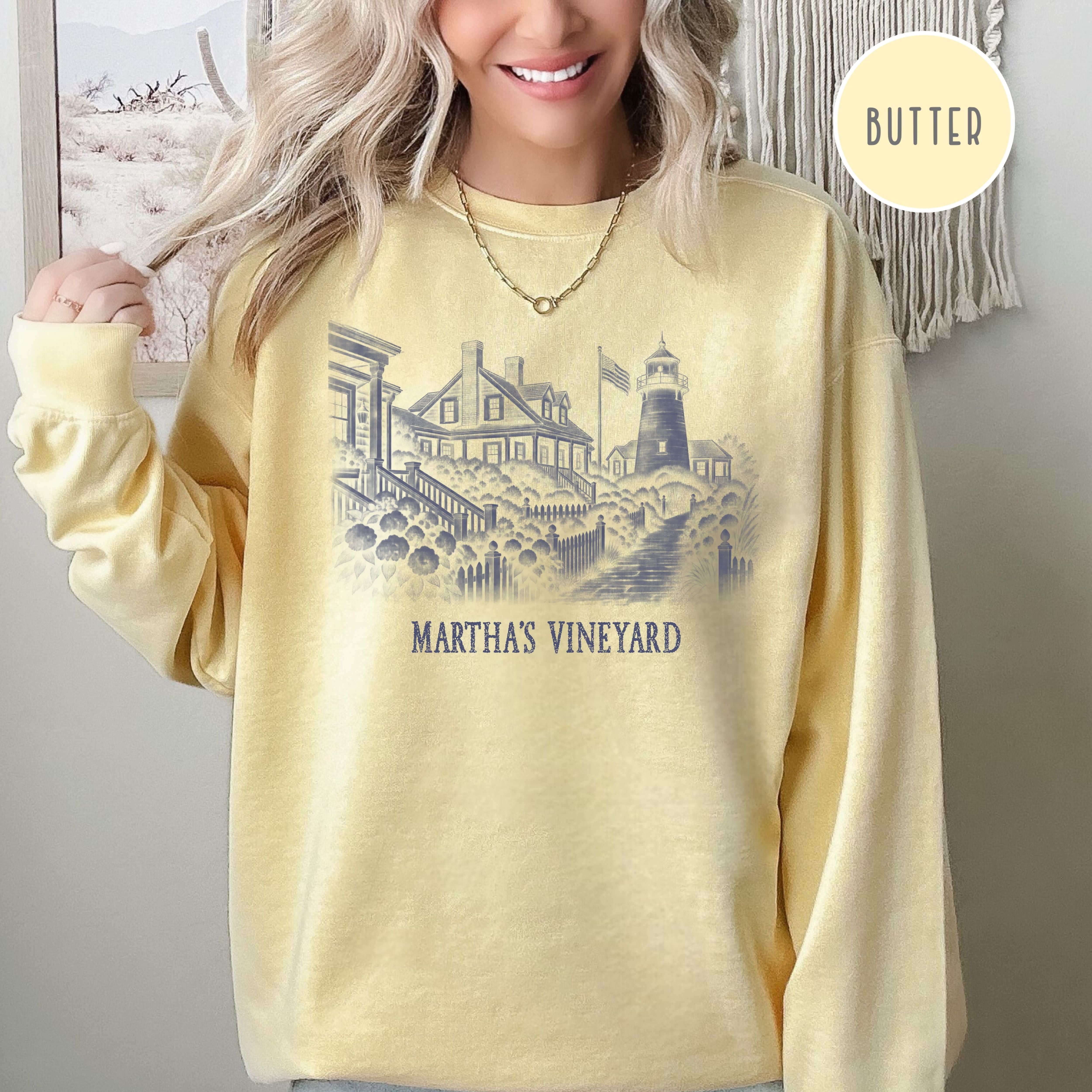 Martha's Vineyard Comfort Colors Sweatshirt, The Vineyard Sweatshirt, Martha's Vineyard Gift, Traveler Sweatshirt, Massachusetts Gift