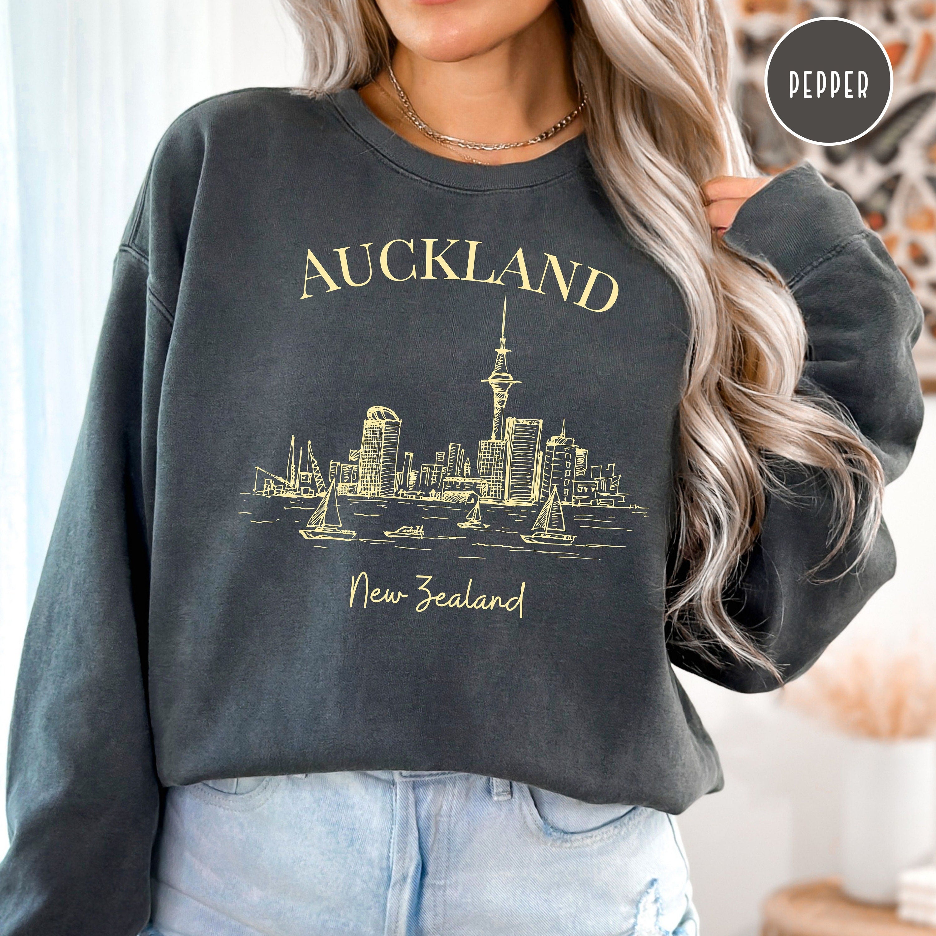 Auckland New Zealand Comfort Colors® Sweatshirt