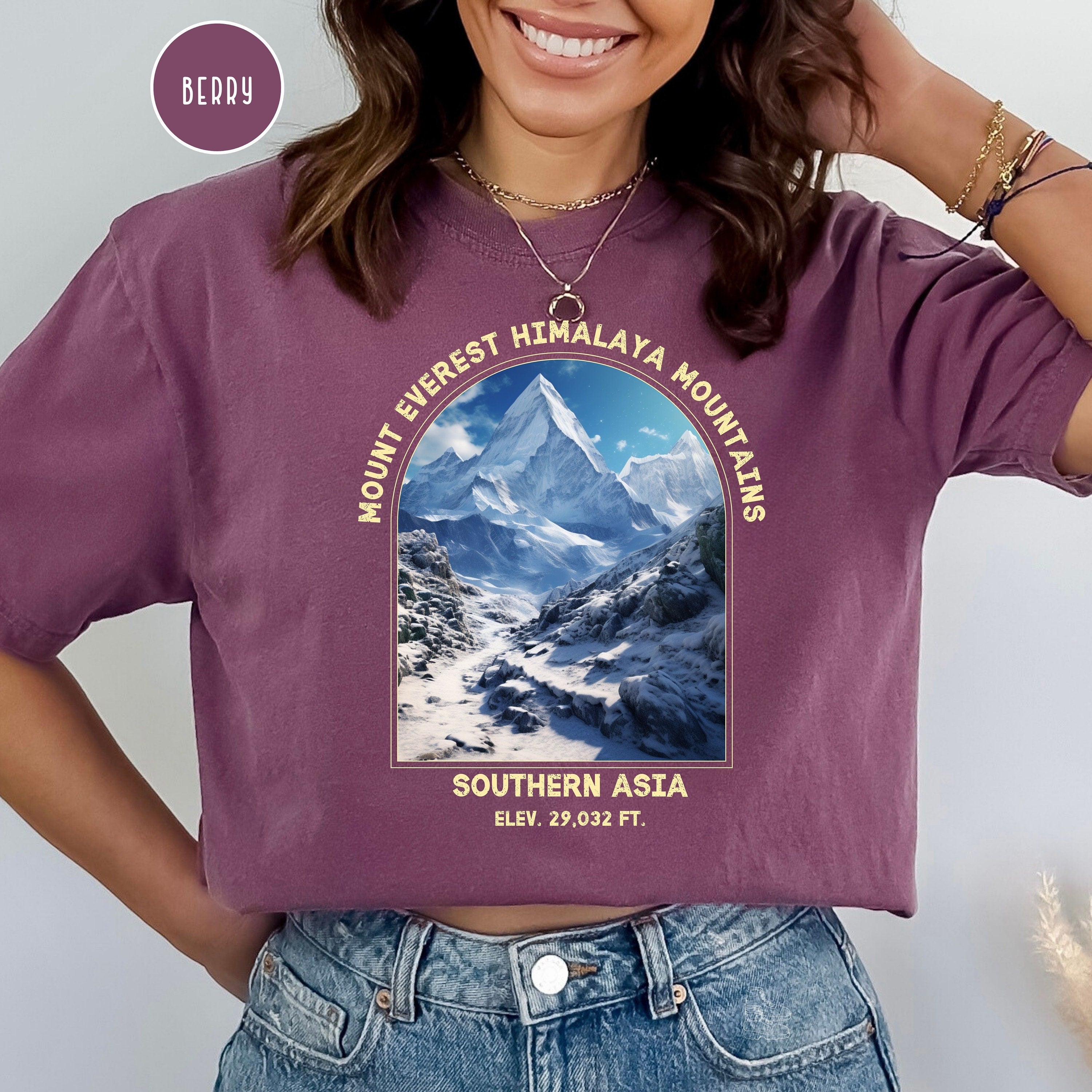 Mount Everest Comfort Colors® T-Shirt Mountain Climber Gift