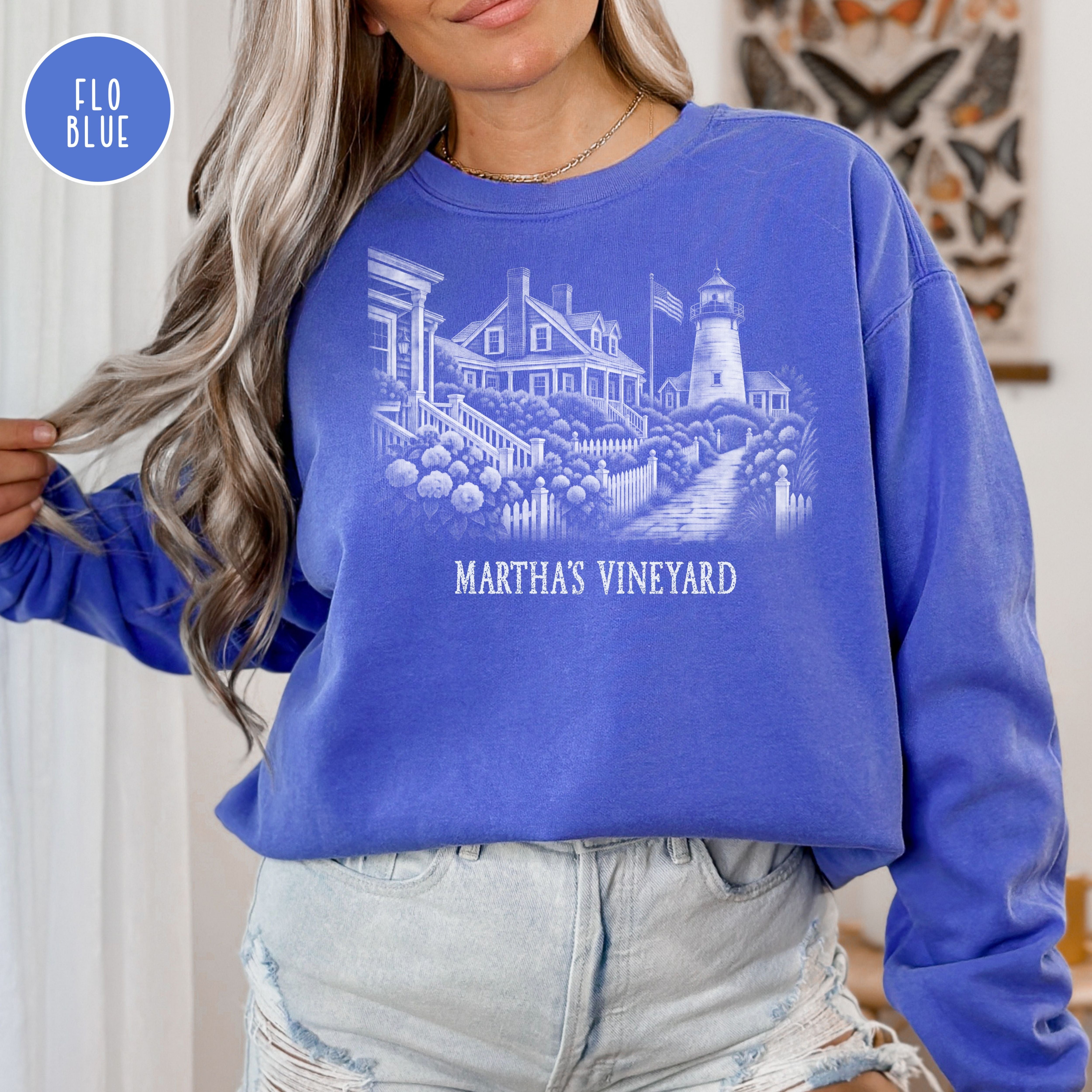 Martha's Vineyard Comfort Colors Sweatshirt, The Vineyard Sweatshirt, Martha's Vineyard Gift, Traveler Sweatshirt, Massachusetts Gift