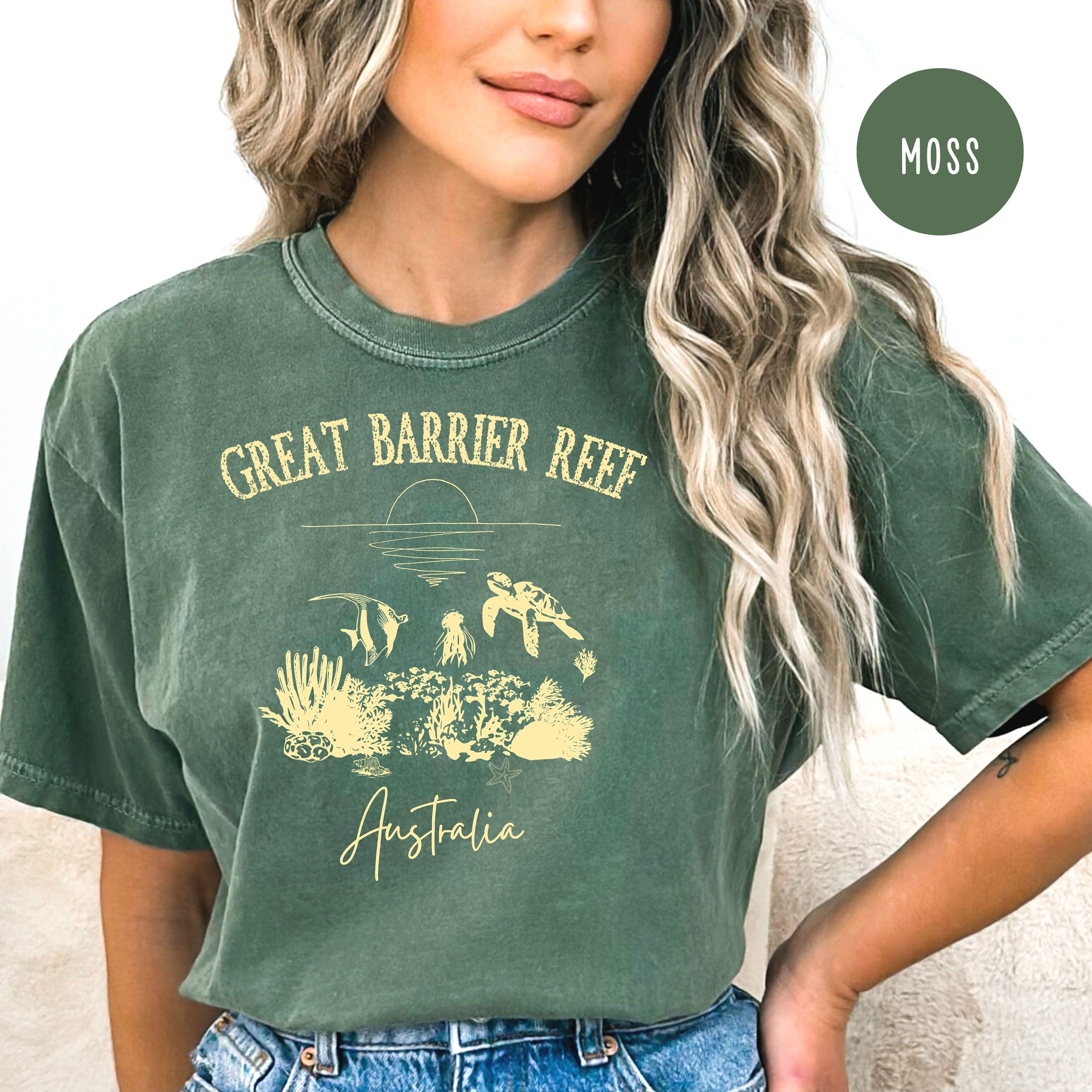 Great Barrier Reef Grunge Style Comfort Colors® Tee