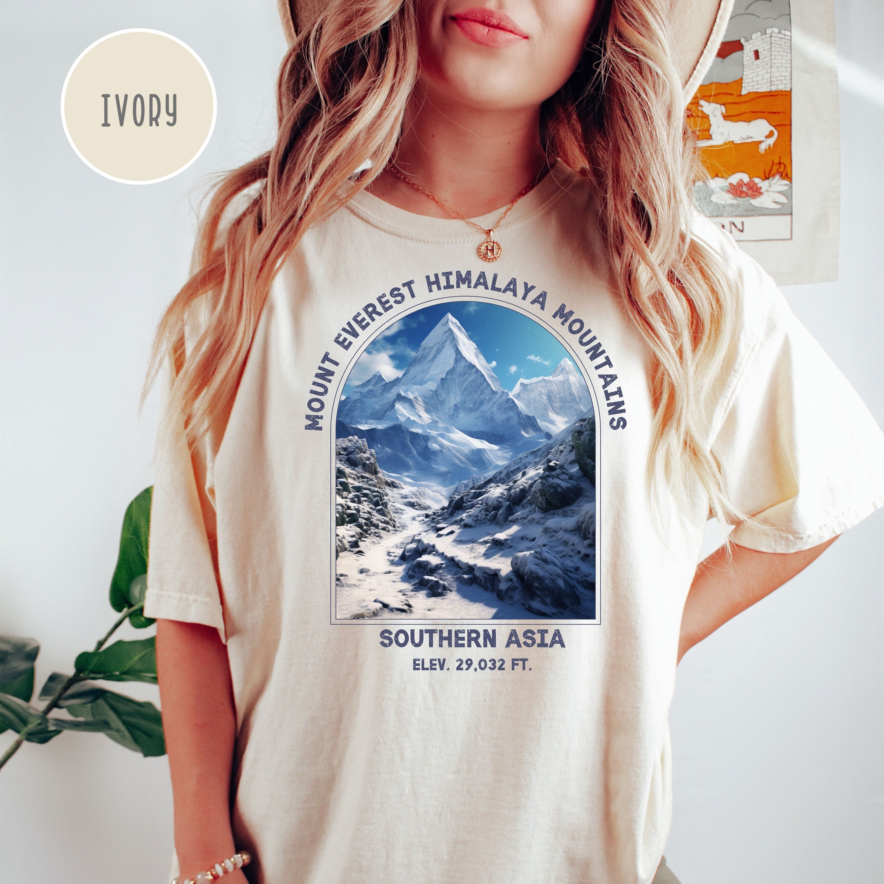 Mount Everest Comfort Colors® T-Shirt Mountain Climber Gift