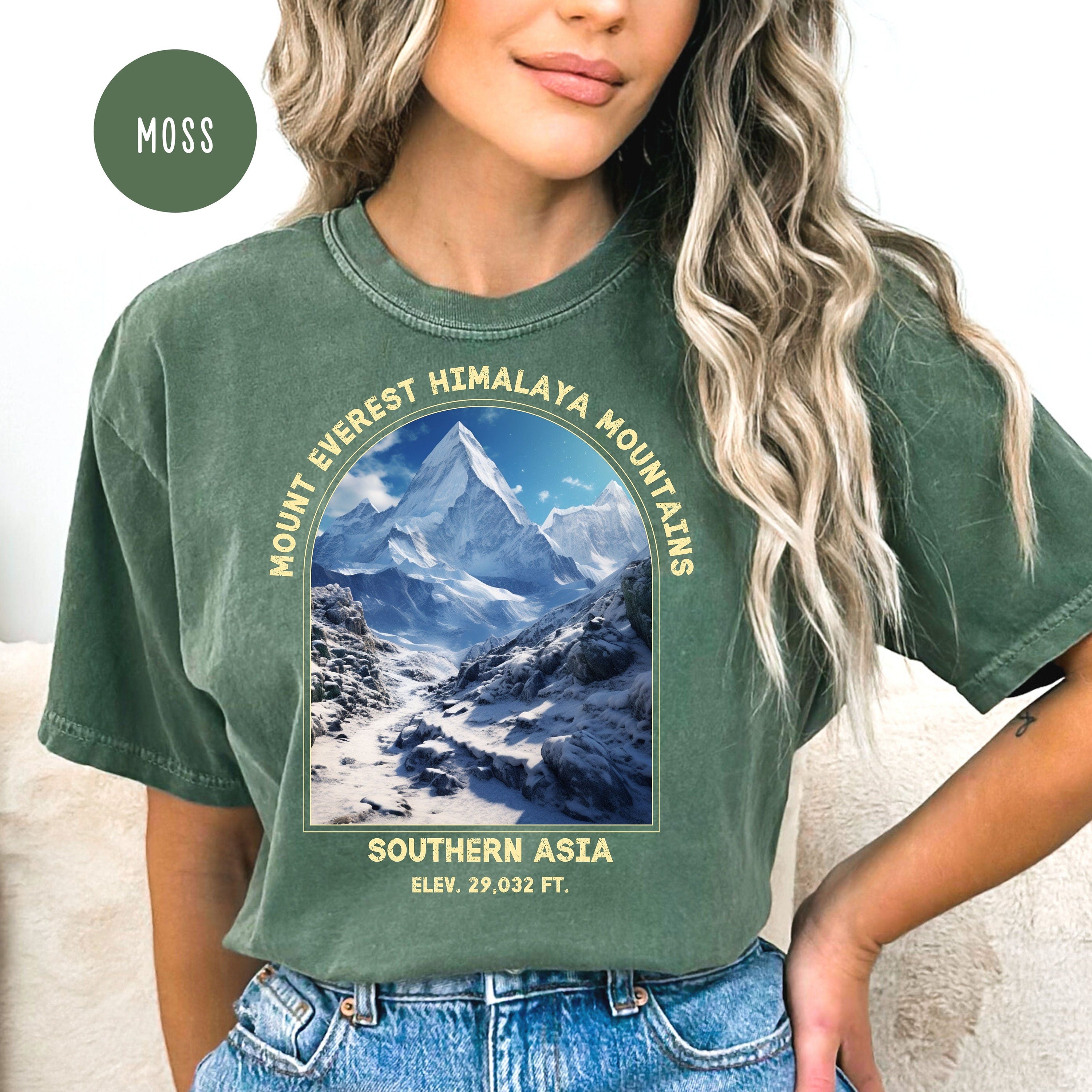 Mount Everest Comfort Colors® T-Shirt Mountain Climber Gift